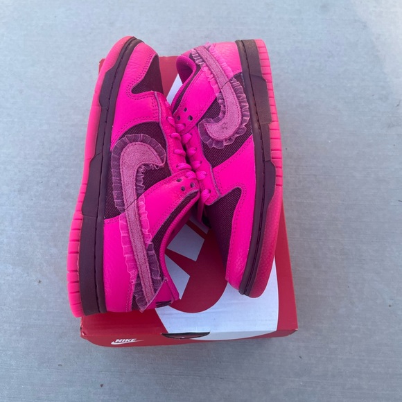 Nike Dunk Low Valentine's Day (2022) (W) - DQ9324-600 - Picture 4 of 7